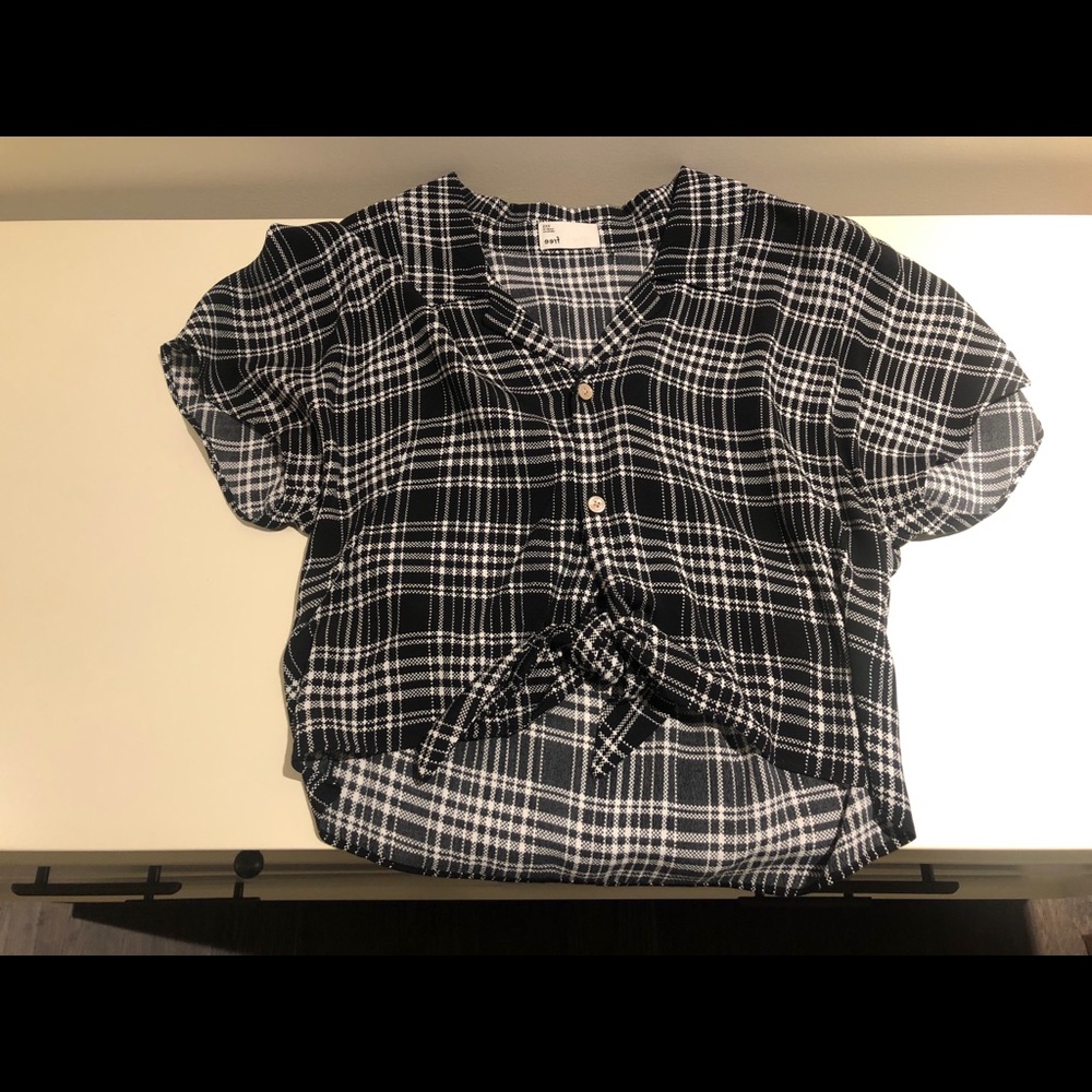 Crop top with tie at bottom